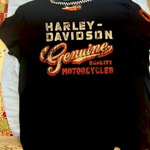 COPY - NEVER WORN TAGS On Unisex Black Harley Davidson/ Belize TeeShirt.